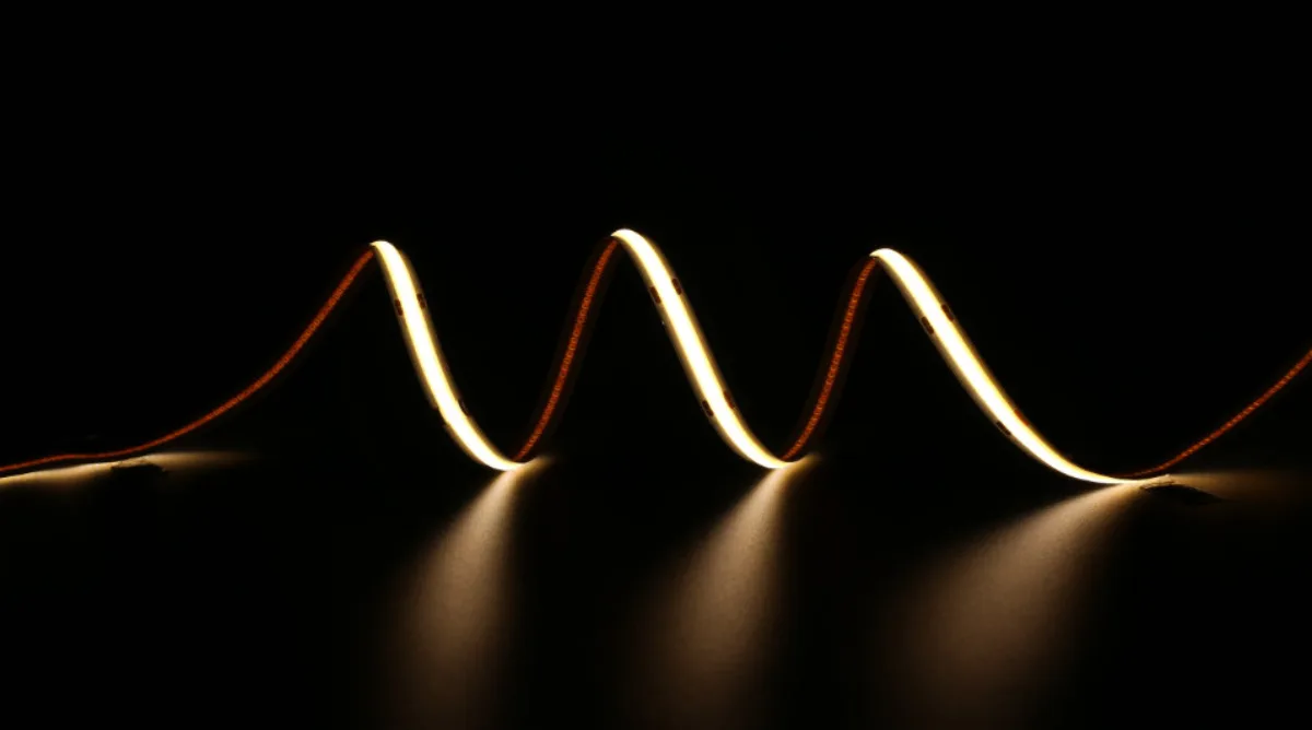 ESSENTIAL INDOOR COB LED Strip Static White 3.0 W/ft 24V 8 mm IP20 · 85 chips/ft
