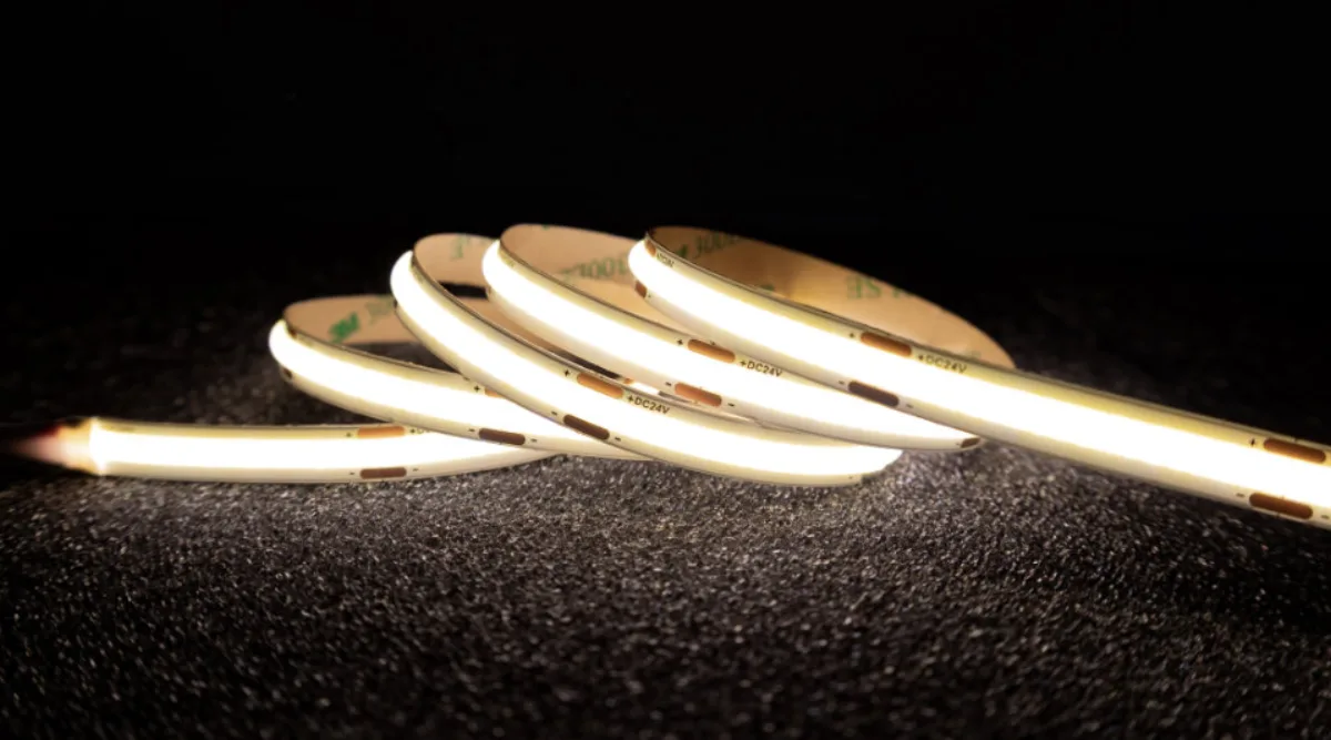 HIGH EFFICACY INDOOR COB LED Strip Static White 1.8 W/ft 24V 8 mm IP20